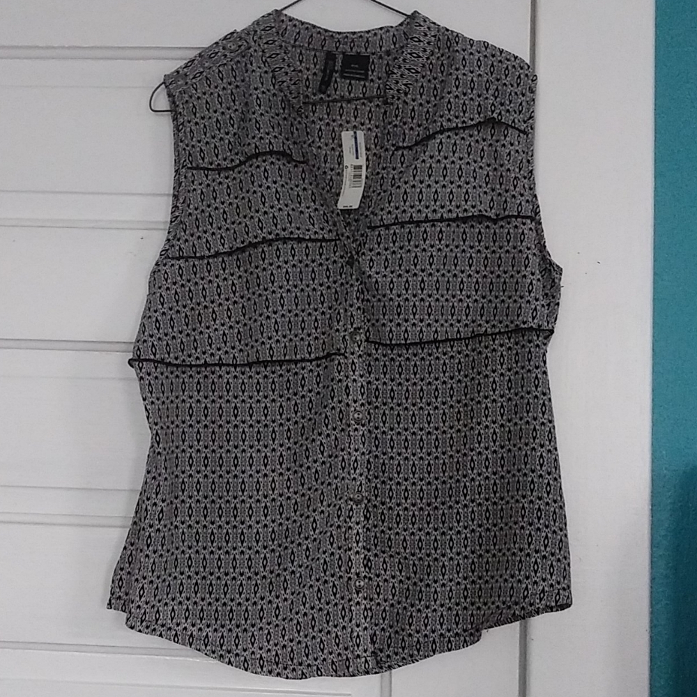 Women's sleeveless blouse